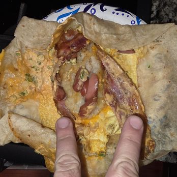 Mi Ranchito Veracruz - Breakfast burrito that should have had 3 eggs apple sausage 3 bacon and tots actually has 1.5 eggs? 2 bacon, a hot dog and cubes potatoes - Mexican Near Me - North Hollywood, California Mi Ranchito Veracruz - Breakfast burrito that should have had 3 eggs apple sausage 3 bacon and tots actually has 1.5 eggs? 2 bacon, a hot dog and cubes potatoes - Mexican Near Me - North Hollywood, California