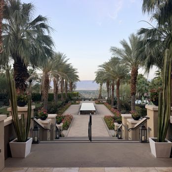 State Fare Bar & Kitchen - Outdoor Patio with View - New American Near Me - Rancho Mirage, California State Fare Bar & Kitchen - Outdoor Patio with View - New American Near Me - Rancho Mirage, California