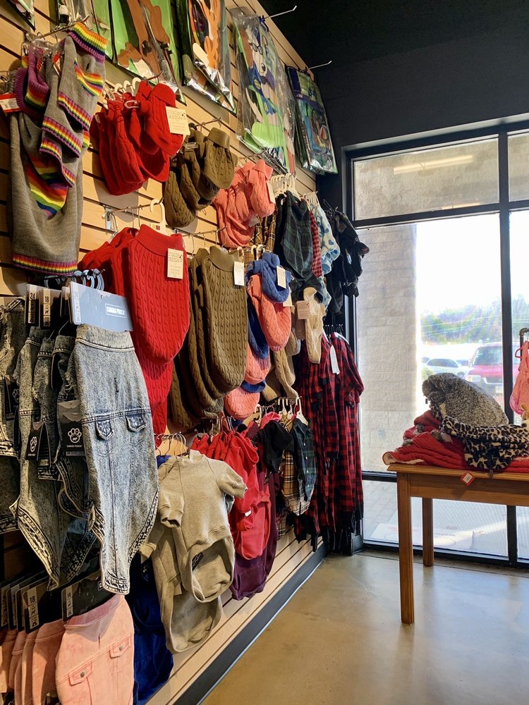 ALL PETS CONSIDERED Updated August 2024 18 Photos 5004 High Point Rd, Greensboro, North