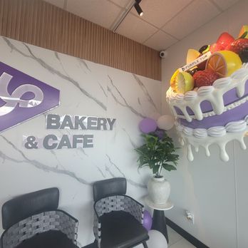 Purple Yum - Custom Cakes Near Me - Louisville, Kentucky