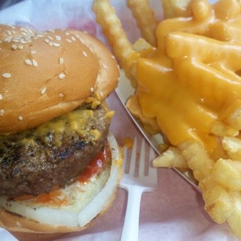 Paradise Pup - Burger and crinkle cut cheese fries - Fast Food Near Me - Des Plaines, Illinois Paradise Pup - Burger and crinkle cut cheese fries - Fast Food Near Me - Des Plaines, Illinois
