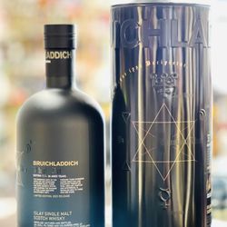 Johnys Liquor - Black art