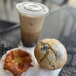 Little j's Bakeshoppe & Coffee - Tomato quiche, blueberry muffin and "big" size iced coffee....reasonably priced and delicious!