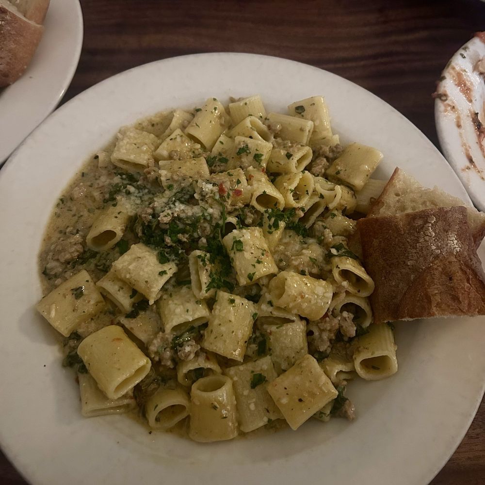 Pork ragu rigatoni Pork ragu rigatoni