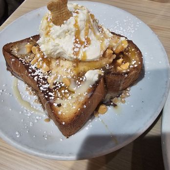 Honeybear Cafe - Butterscotch Toffee French Toast - Breakfast & Brunch Near Me - Chicago, Illinois