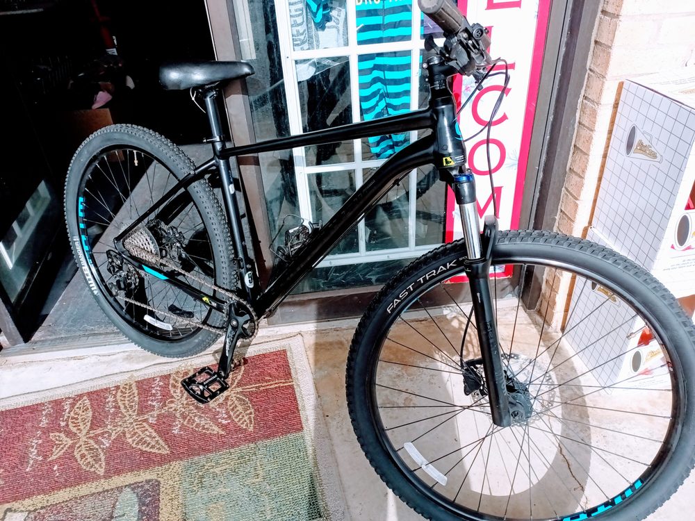 EVERETTE FAMILY THRIFT AND VARIETY Updated April 2024 31 Photos