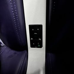 Grand Rapids - Amtrak - 2 plugs and 2 USB ports between all the seats.