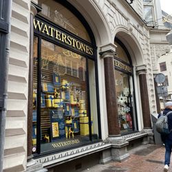 Waterstone's - Voorkant