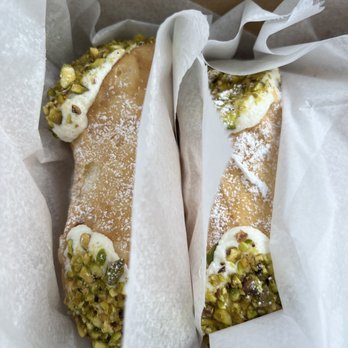 Mike's Pastry - Pistachio Cannoli - Bakeries Near Me - Boston, Massachusetts Mike's Pastry - Pistachio Cannoli - Bakeries Near Me - Boston, Massachusetts