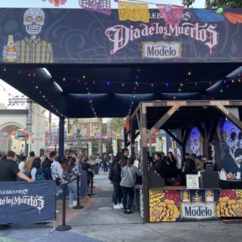Halloween Horror Nights - Haunted Houses Near Me - Los Angeles, California