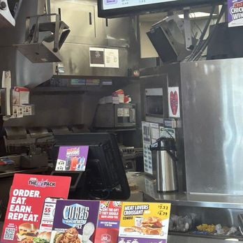 Jack in the Box - No one here - Fast Food Near Me - Ripon, California
