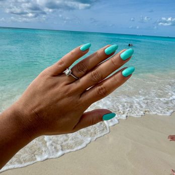 The Getaway Nail Spot - Our client's nail during her vacation in Bimini! Matching with the Ocean - Nail Salons Near Me - Hialeah, Florida