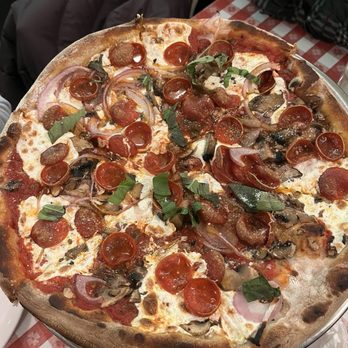 Lombardi's Pizza - Onion, mushroom,pepperoni pie - Pizza Near Me - New York, New York Lombardi's Pizza - Onion, mushroom,pepperoni pie - Pizza Near Me - New York, New York