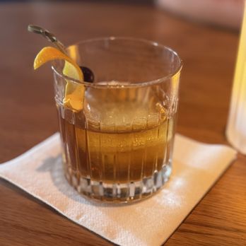 Earls Kitchen + Bar - Earl's Old Fashion - New American Near Me - Nashville, Tennessee Earls Kitchen + Bar - Earl's Old Fashion - New American Near Me - Nashville, Tennessee