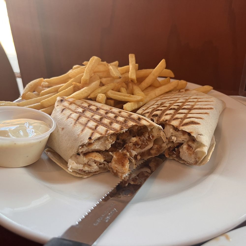 Town Pub - Garlic Chicken Wrap - American Near Me - Bloomfield, New Jersey Town Pub - Garlic Chicken Wrap - American Near Me - Bloomfield, New Jersey