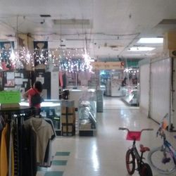 Very expensive vendors . Mostly jewelry or PC repair shops.