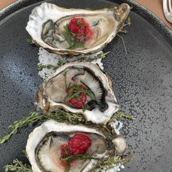 L'Arlatan - Oyster appetizer