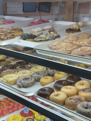 Dale's Donuts by null