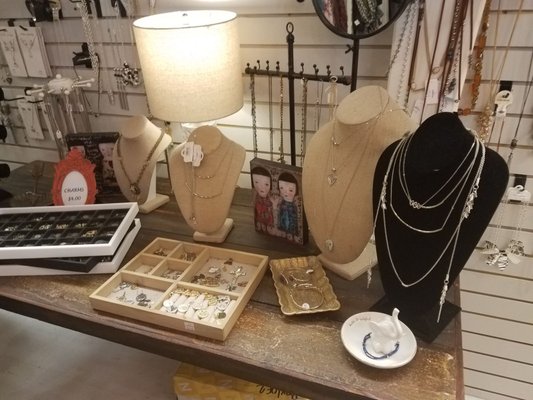 A Corner Cottage 895 Conner St Noblesville In Antique Dealers