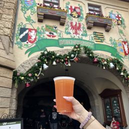 Schöfferhofer pink grapefruit hefeweizen ($11.50) Schöfferhofer pink grapefruit hefeweizen ($11.50)