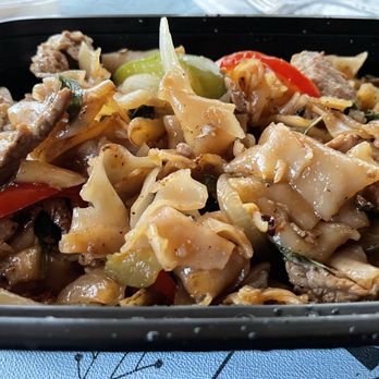 Sangdara - Pad Kee Mao with Pork - Thai Near Me - Arcadia, California