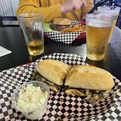 Castaway's Pub and Grill - Burger Philly