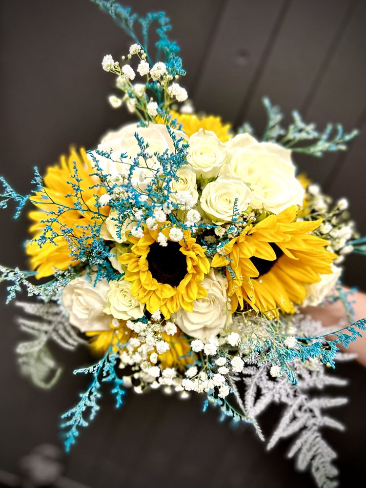 WALKER FLOWER SHOP Updated June 2024 40 Photos 346 Dakota Ave S