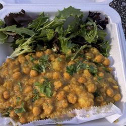 Pie Daddy - Chick pea and potato curry with curry fried rice