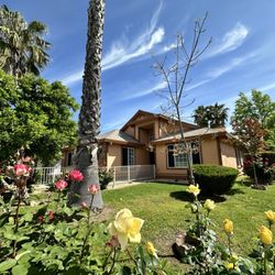 Family Life Senior Care - Front yard
