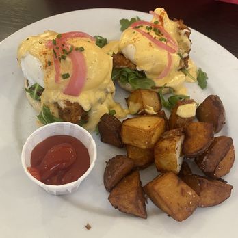 Kingsland Kitchen - Fried Chicken Eggs Bene - Breakfast & Brunch Near Me - Portland, Oregon Kingsland Kitchen - Fried Chicken Eggs Bene - Breakfast & Brunch Near Me - Portland, Oregon