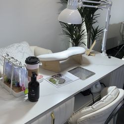 Refresh Nails