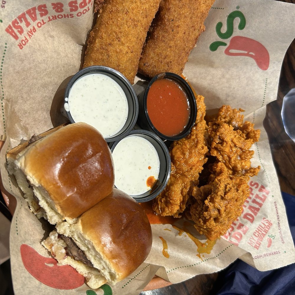 Burger slider, fried cheese and boneless chicken wings
