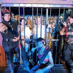 Pirate Show Cancún - Some of the fun.