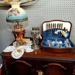 Antique Center I & II - March 2021: Antique Lamp $225-- I wish I needed it:)
