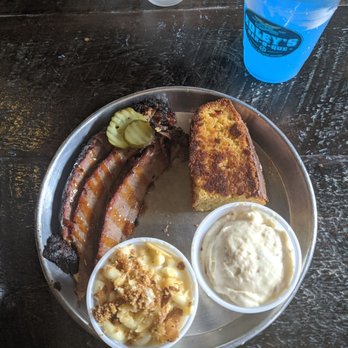 Edley's Bar-B-Que - $17 brisket platter - Barbeque Near Me - Chattanooga, Tennessee