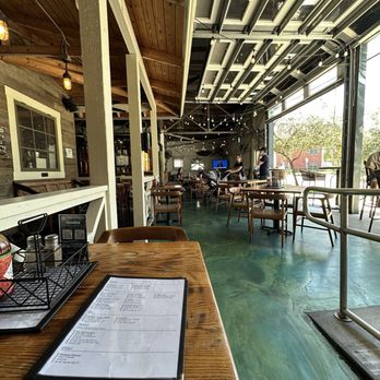 Tarpon River Brewing - Nice "in the garage" seating. - Breweries Near Me - Fort Lauderdale, Florida Tarpon River Brewing - Nice "in the garage" seating. - Breweries Near Me - Fort Lauderdale, Florida