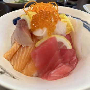 Hanami Sushi & Sake Bar - Sushi Bars Near Me - Carmel, Indiana