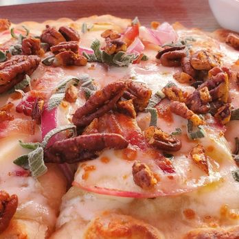 Blake’s Taphouse - Apple Pecan Flatbread - Beer Bar Near Me - Broomfield, Colorado