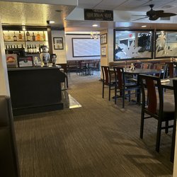 Niki's Rainbow Restaurant - Main entry