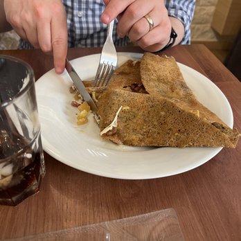 Crêperie Brocéliande - Onion, egg, ham, and cheese savory crepe - Creperies Near Me - Paris, 75 Crêperie Brocéliande - Onion, egg, ham, and cheese savory crepe - Creperies Near Me - Paris, 75