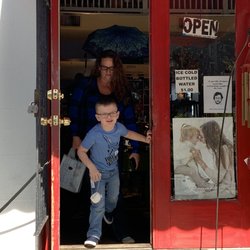Factors Cottage - Store front