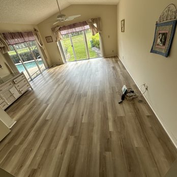 Reno Floors - Vinyl planks - Flooring Near Me Reno Floors - Vinyl planks - Flooring Near Me