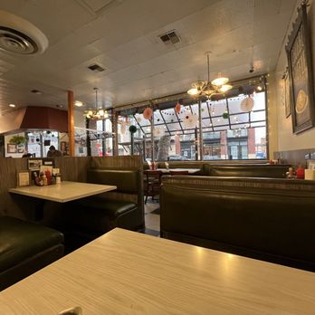Horseshoe Cafe - Dining area - Diners Near Me - Bellingham, Washington