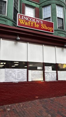 Lincoln's Waffle Shop by null