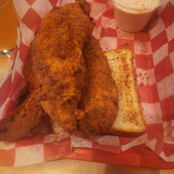 Roost Chicken & Biscuits - American Near Me - Chicago, Illinois