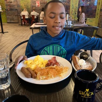 Shack Breakfast & Lunch - Standard setup - American Near Me - Frontenac, Missouri