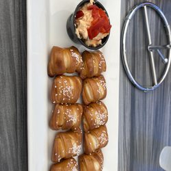 Shady Creek Winery - Pretzel and pimento cheese appetizer - ok