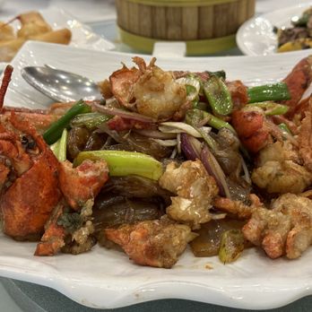 Neptune Palace Seafood Restaurant - Lobster with Fried Crystal Noodles ($39.80): I wish it had more noodles...! - Seafood Near Me - Vancouver, British Columbia Neptune Palace Seafood Restaurant - Lobster with Fried Crystal Noodles ($39.80): I wish it had more noodles...! - Seafood Near Me - Vancouver, British Columbia