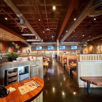Islands Restaurant - Burgers Near Me - San Diego, California