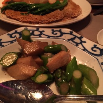 南海一號 - Asparagus with mushroom bean curd and shrimp - Dim Sum Near Me - Hong Kong, HK